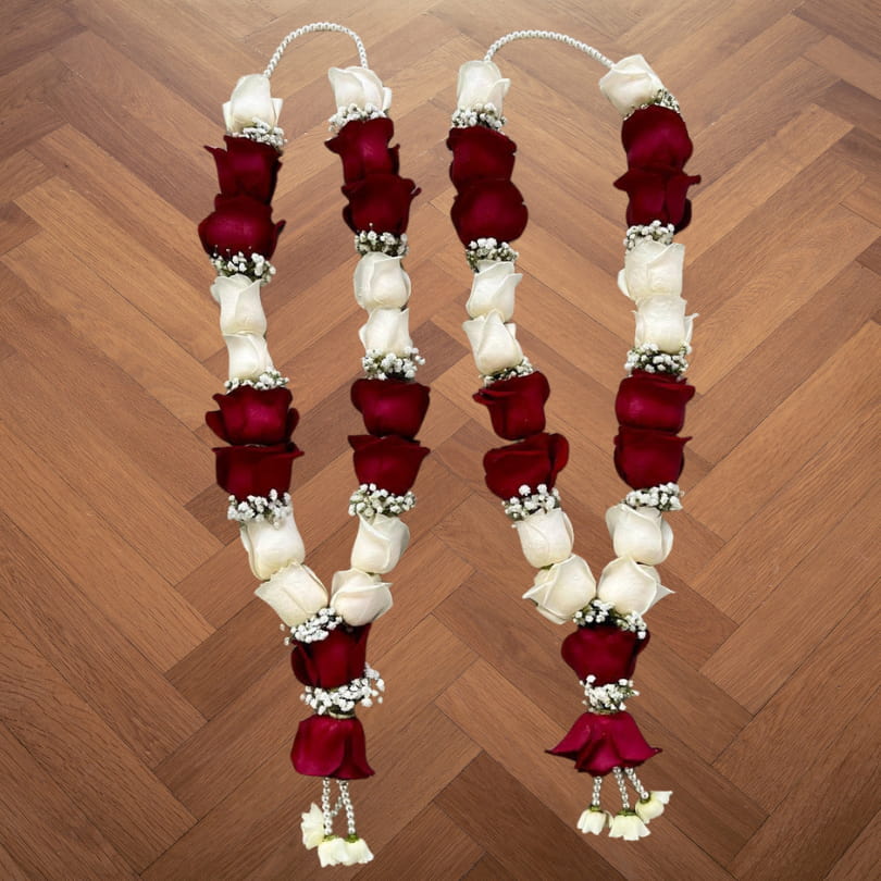 Royal Romance – Red & White Rose Varmala Pair