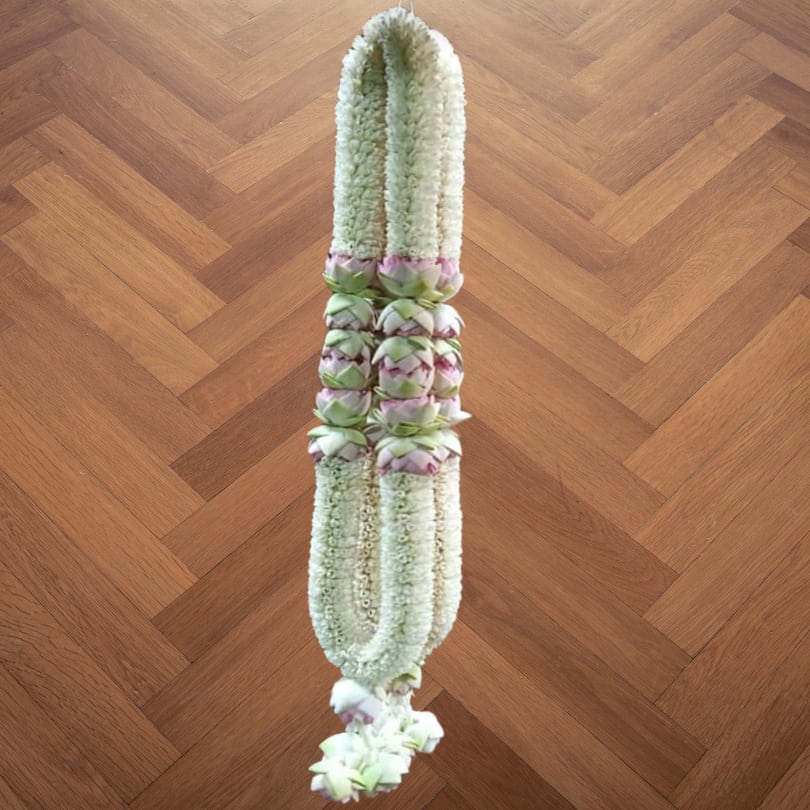 Sacred Serenity – Lotus Bud & Rajnigandha Varmala Pair