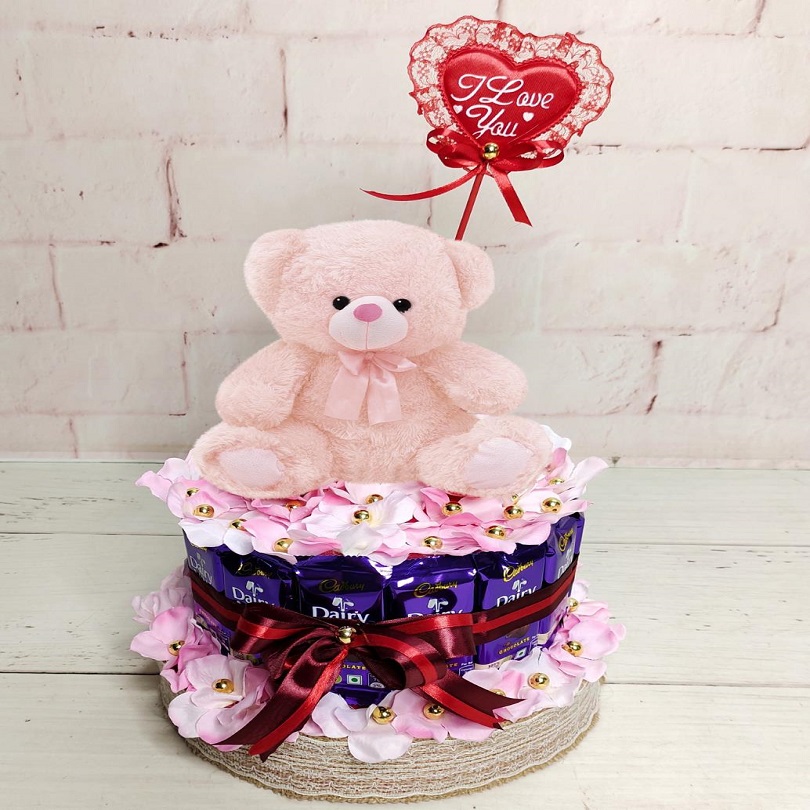 Chocolate Cake Shape Arrangement