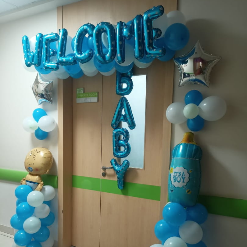 Baby welcome decor with Balloon Tunnel Delight