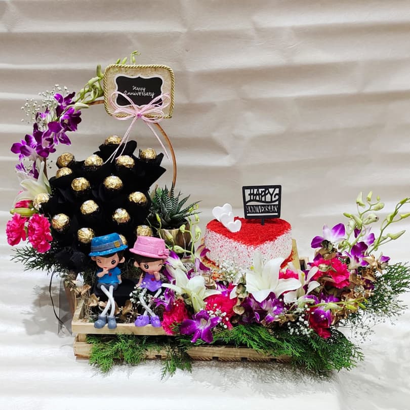 Customized Anniversary Celebration Hamper