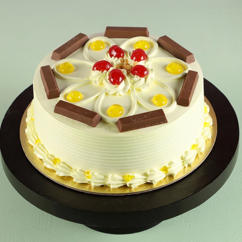 Kitkat Butterscotch Cake