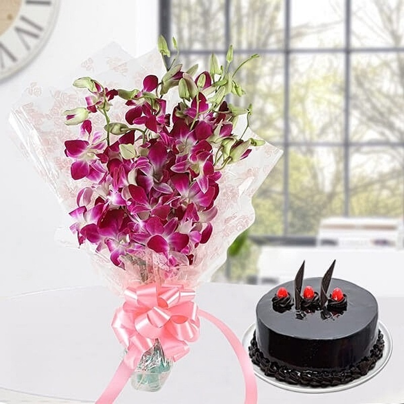 Surprise with Orchid - Cake